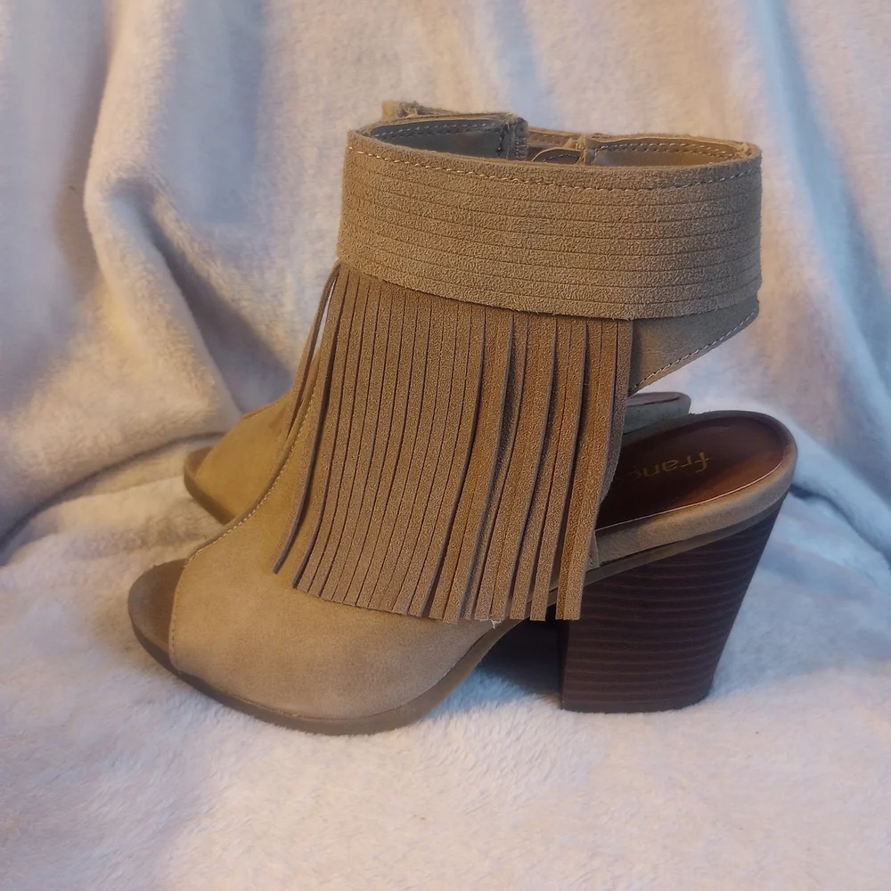 NWOT!! Francesca's Collections Fringe Open-Toe Heeled Boots - Tan - Picture 3 of 6